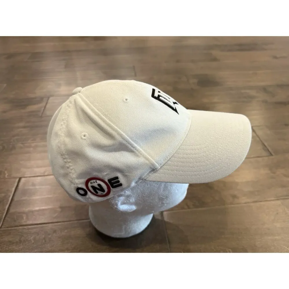 Nike Mens White Tiger Woods TW One Flex Fit VR Fitted Golf Hat Size M/L